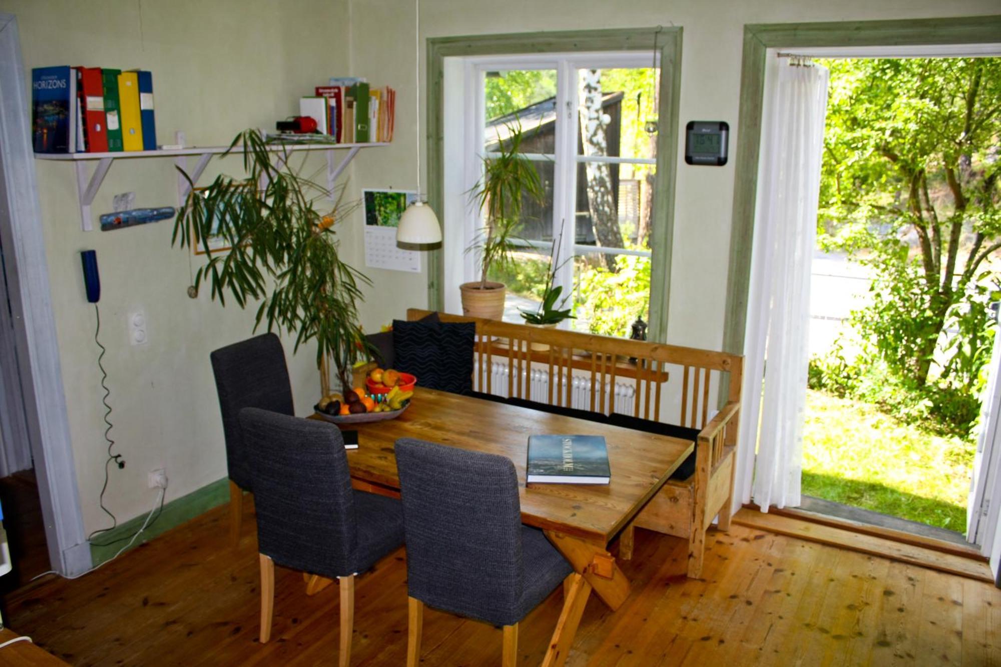 B&B Eco-Village 12 Min From City Стокгольм Экстерьер фото