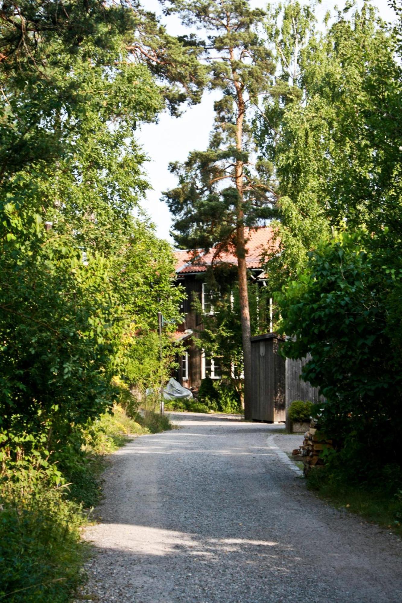 B&B Eco-Village 12 Min From City Стокгольм Экстерьер фото
